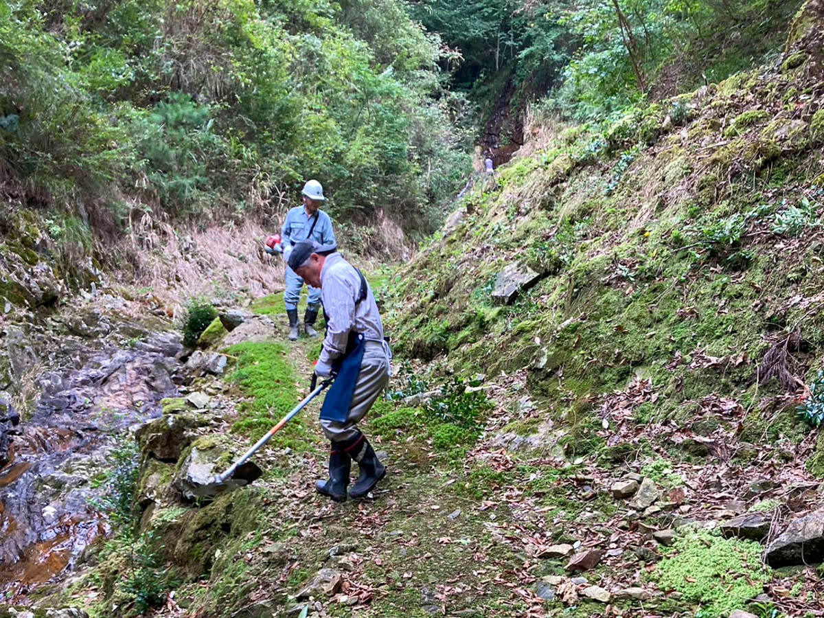 北日野地区自治振興会 日野山登山道整備