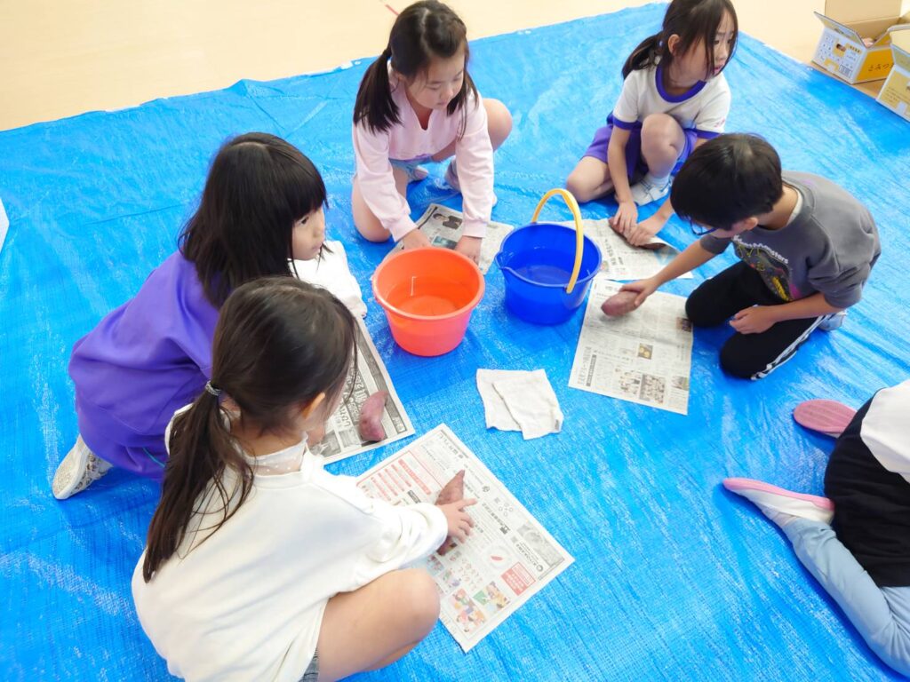 日野地区自治振興会 焼き芋会