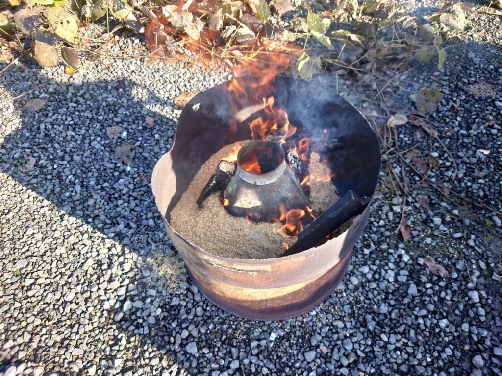 日野地区自治振興会 焼き芋会