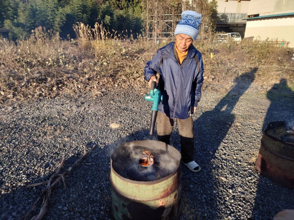 日野地区自治振興会 焼き芋会