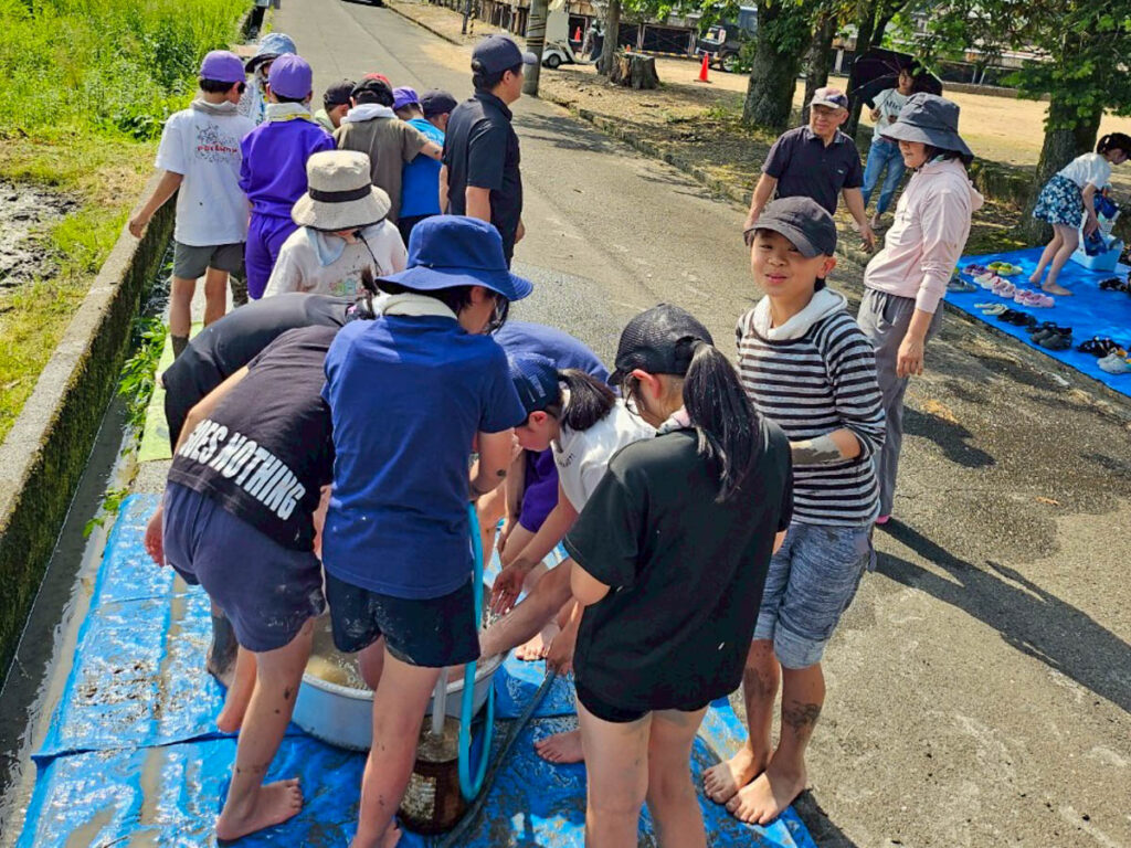 北日野地区自治振興会 北日野小学校 田植え