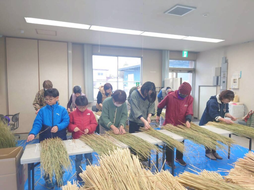 北日野地区自治振興会 しめ縄づくり
