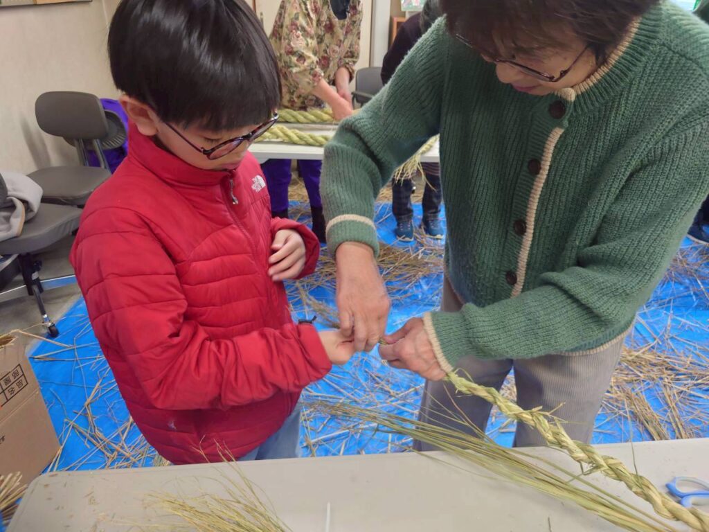 北日野地区自治振興会 しめ縄づくり
