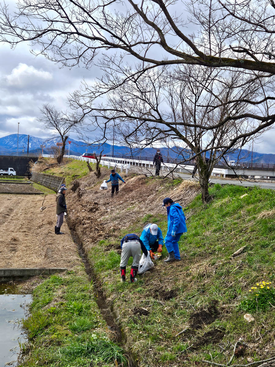 北日野地区自治振興会 雪どけクリーン作戦