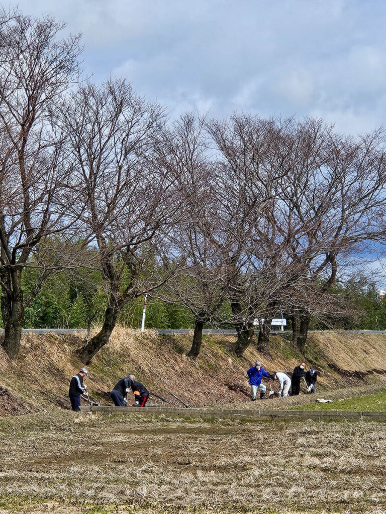 北日野地区自治振興会 雪どけクリーン作戦
