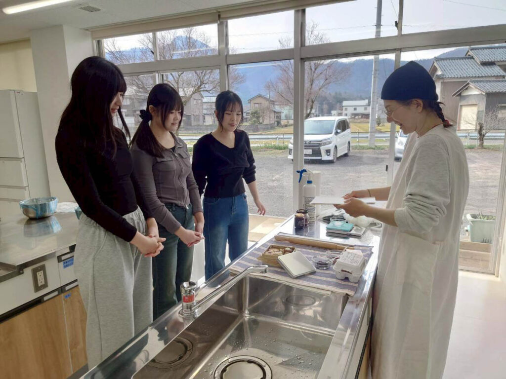 北日野地区自治振興会 きたひの青年お菓子作り教室