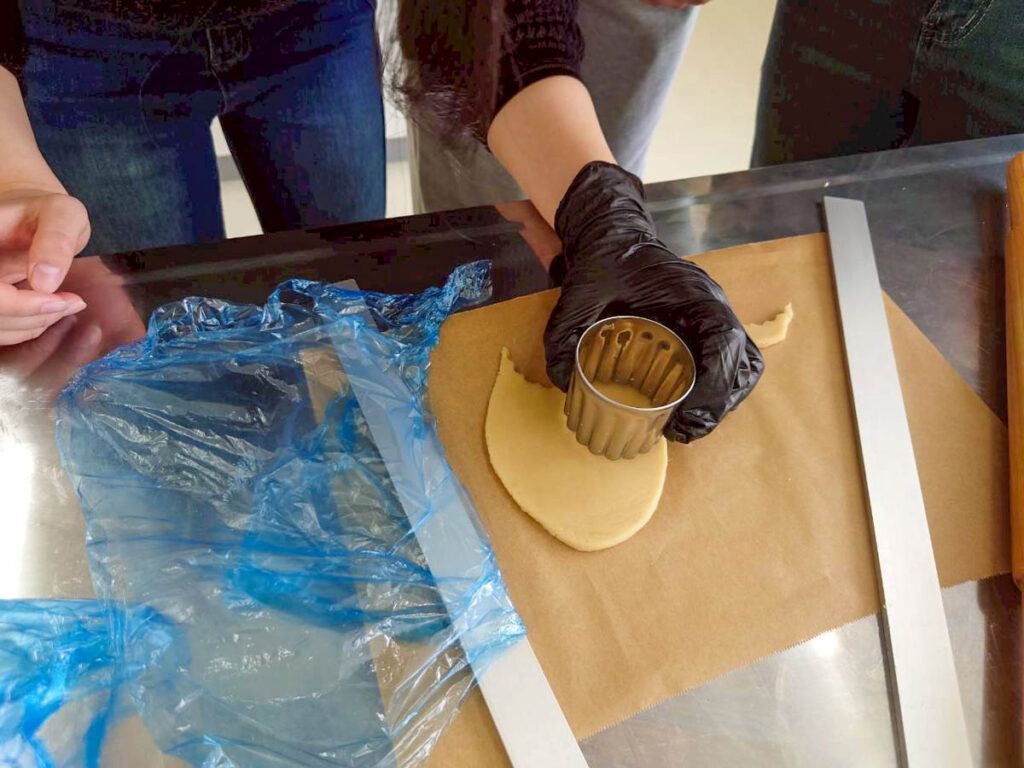 北日野地区自治振興会 きたひの青年お菓子作り教室