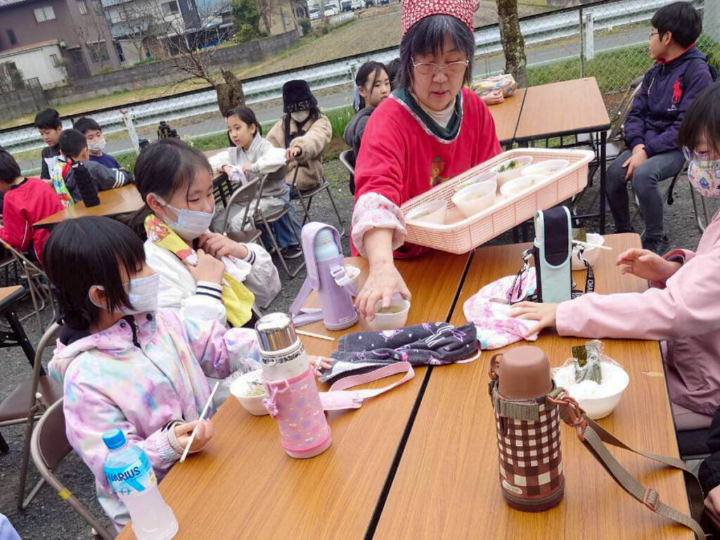 北日野地区自治振興会 放課後子ども教室 ほっこりご飯会