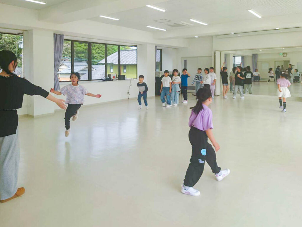 北日野地区自治振興会 ひのっこkidsダンス教室