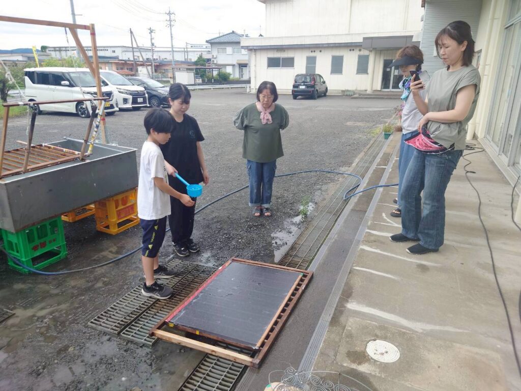 北日野地区自治振興会 紙漉き体験