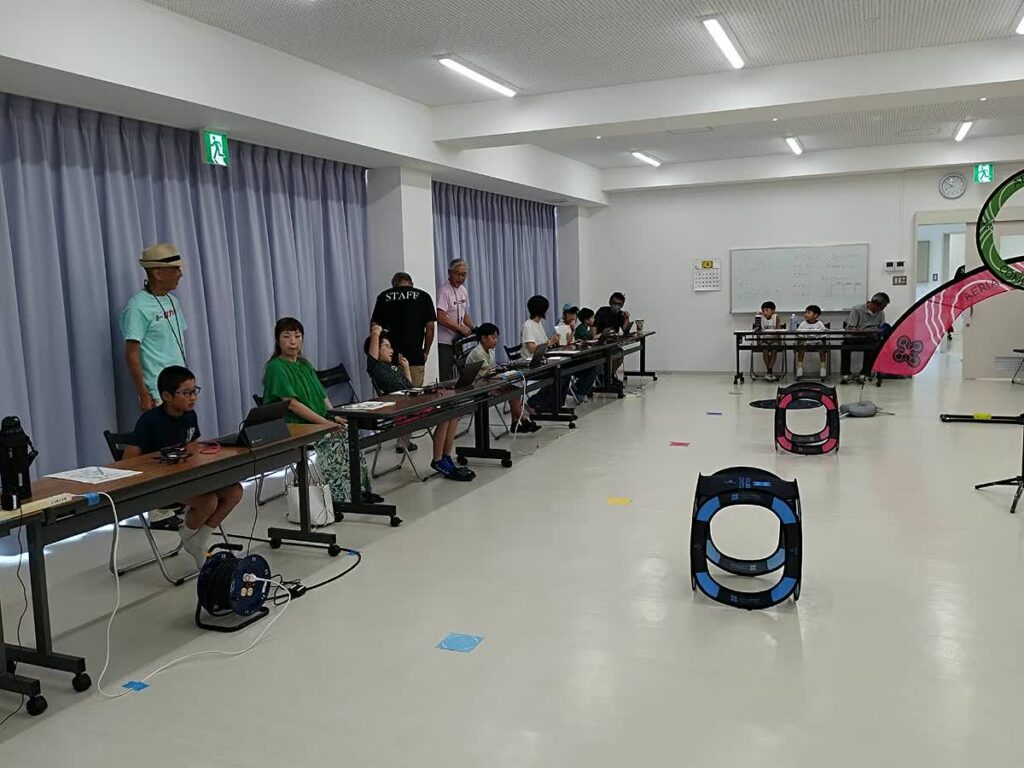 北日野自治振興会 ドローンプログラミング体験会の様子