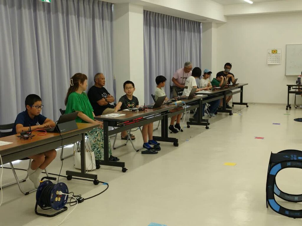 北日野自治振興会 ドローンプログラミング体験会の様子