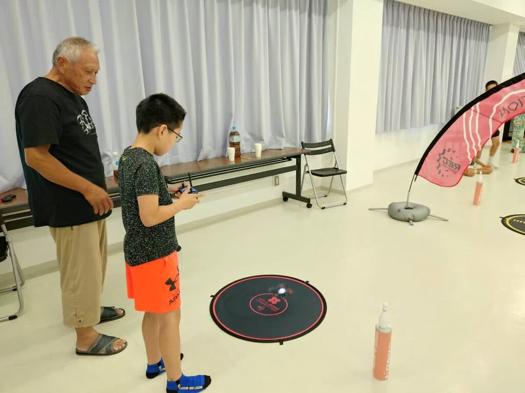 北日野自治振興会 ドローンプログラミング体験会の様子