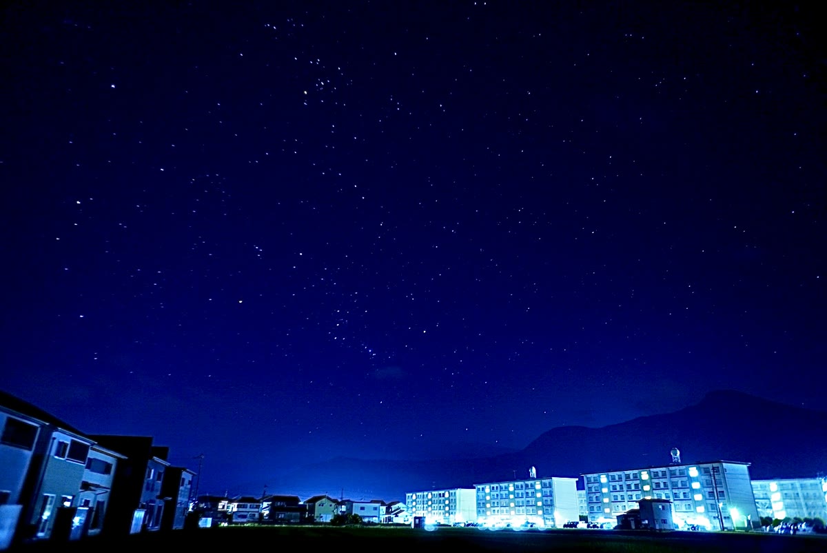 北日野自治振興会 矢放町の夜空に広がる星々