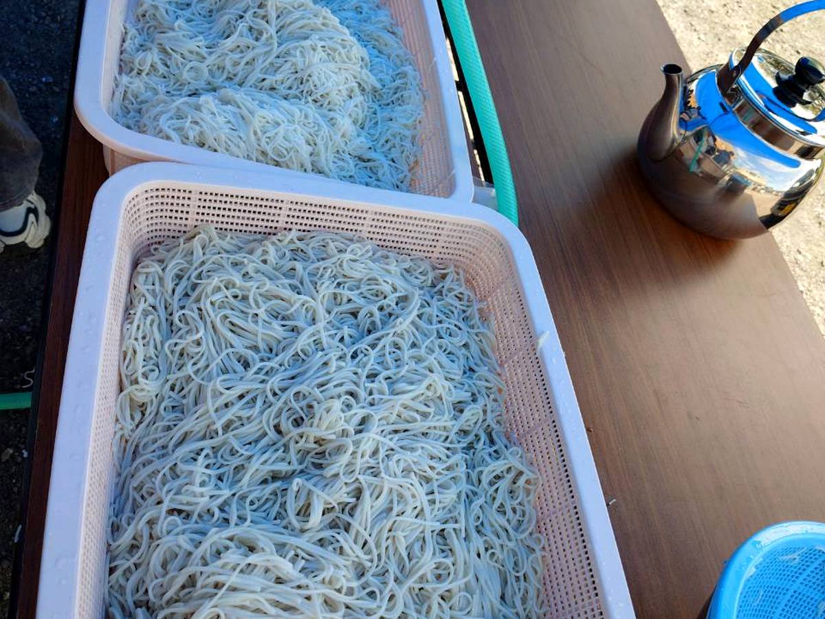 北日野自治振興会 流しそうめんのために用意されたそうめん