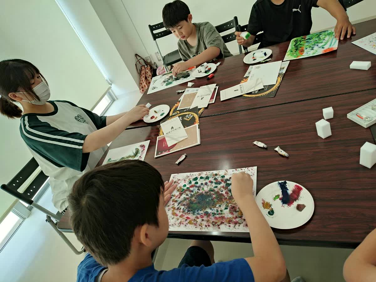 北日野自治振興会 越前和紙の作品づくりに取り組む子どもたち