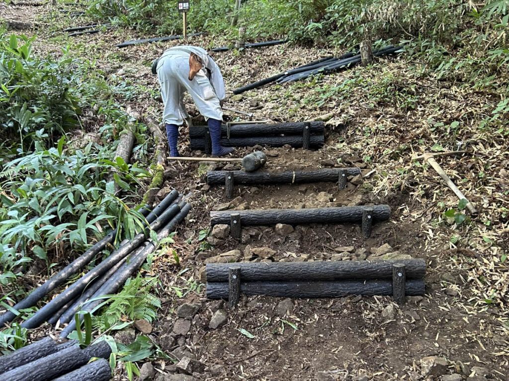 北日野地区自治振興会 岩内山登山道整備事業